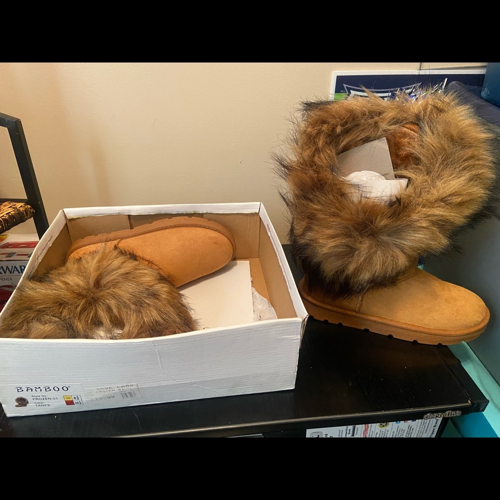 Wheat colored suede, fur boots. Size 8 women, Never worn except for try on.